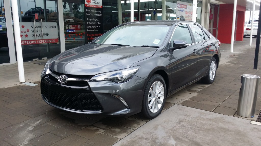 https://commons.wikimedia.org/wiki/File:2015_Toyota_Camry_(ASV50R)_Atara_S_sedan_(19612175892).jpg