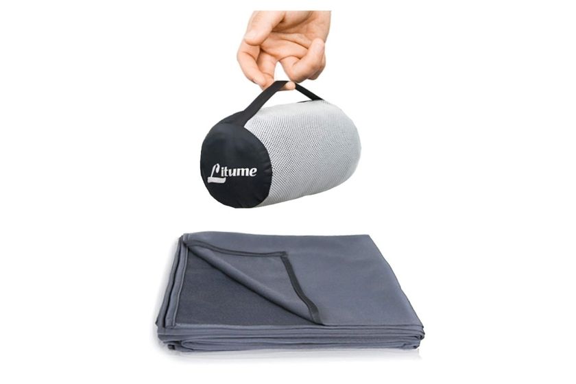 best travel blanket (folds into tiny carrying bag) perfect for airplanes.