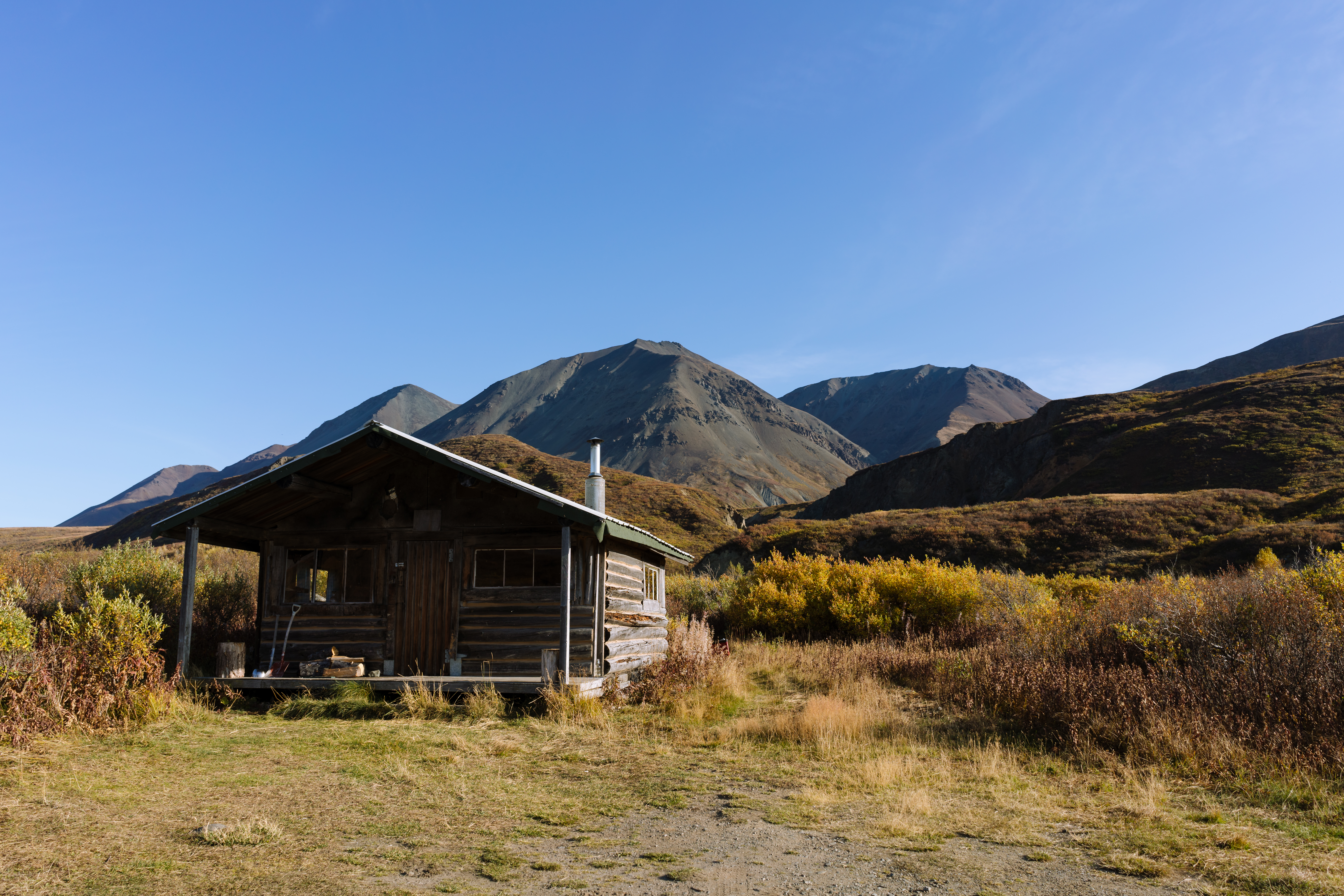 Remote homestead in Alaskan wilderness