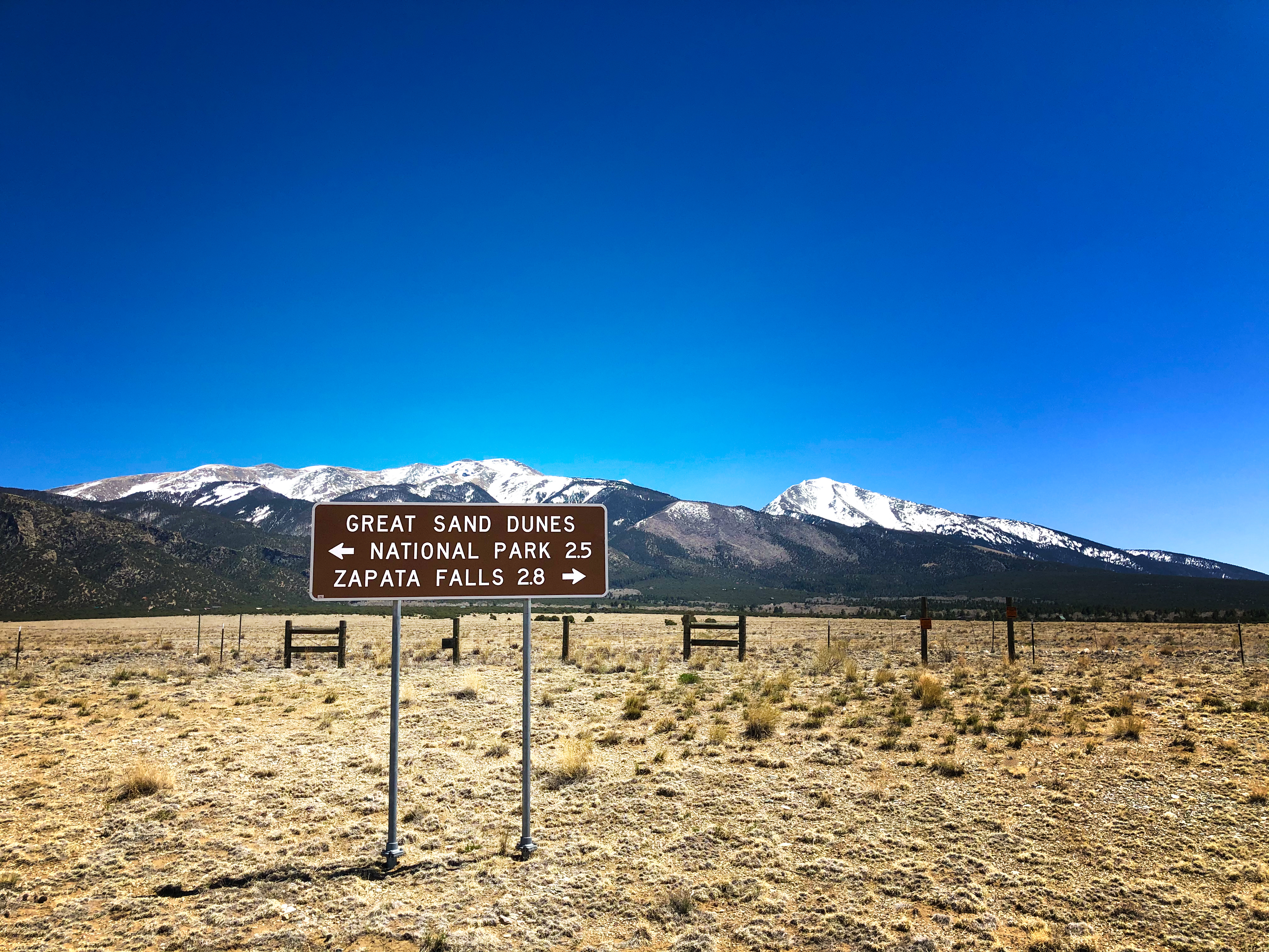 Directional Sign to Great Sand Dunes, Colorado. Colorado campsites