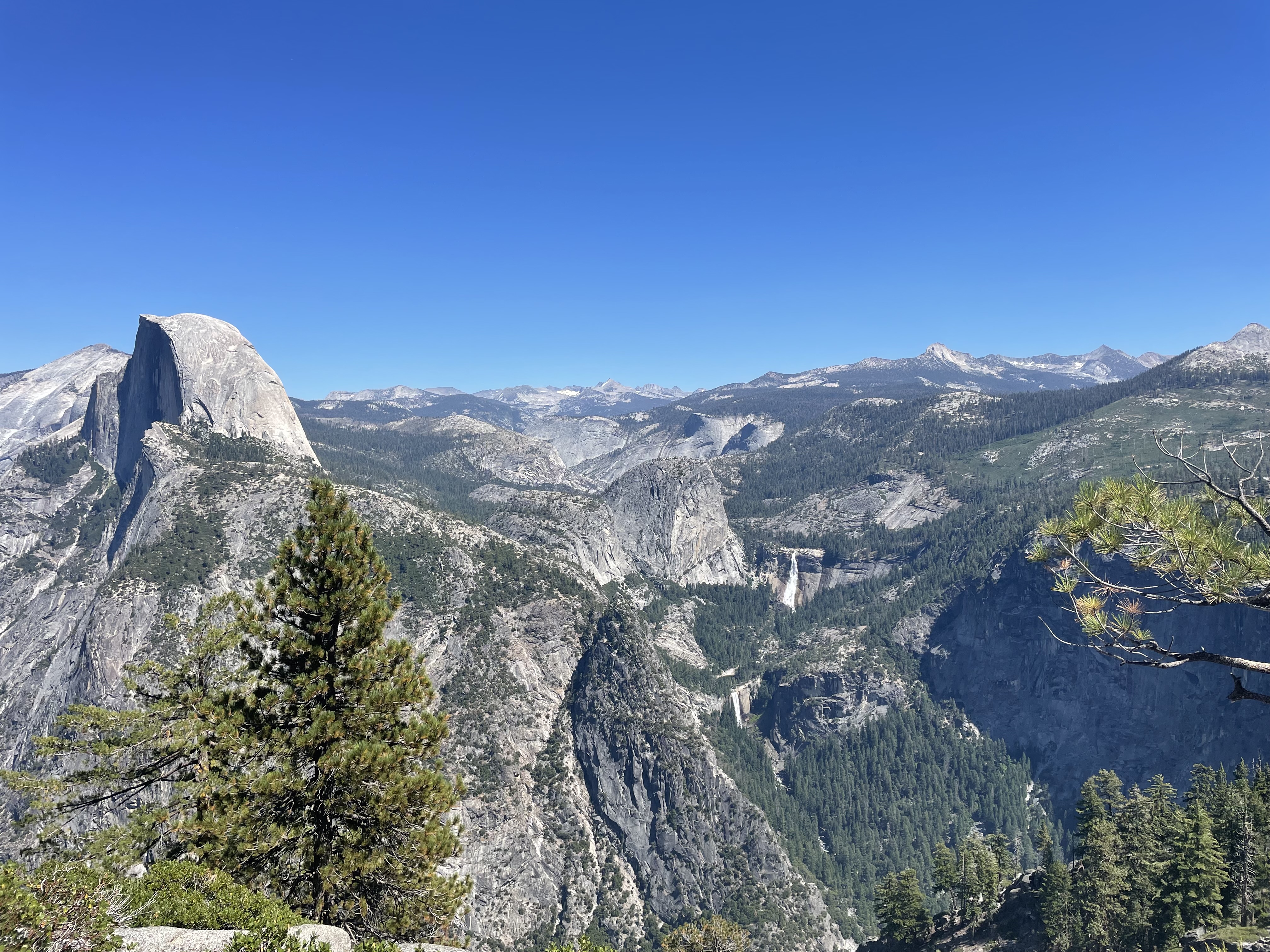 mountaintop view on the Glacier Point to Union Point hike