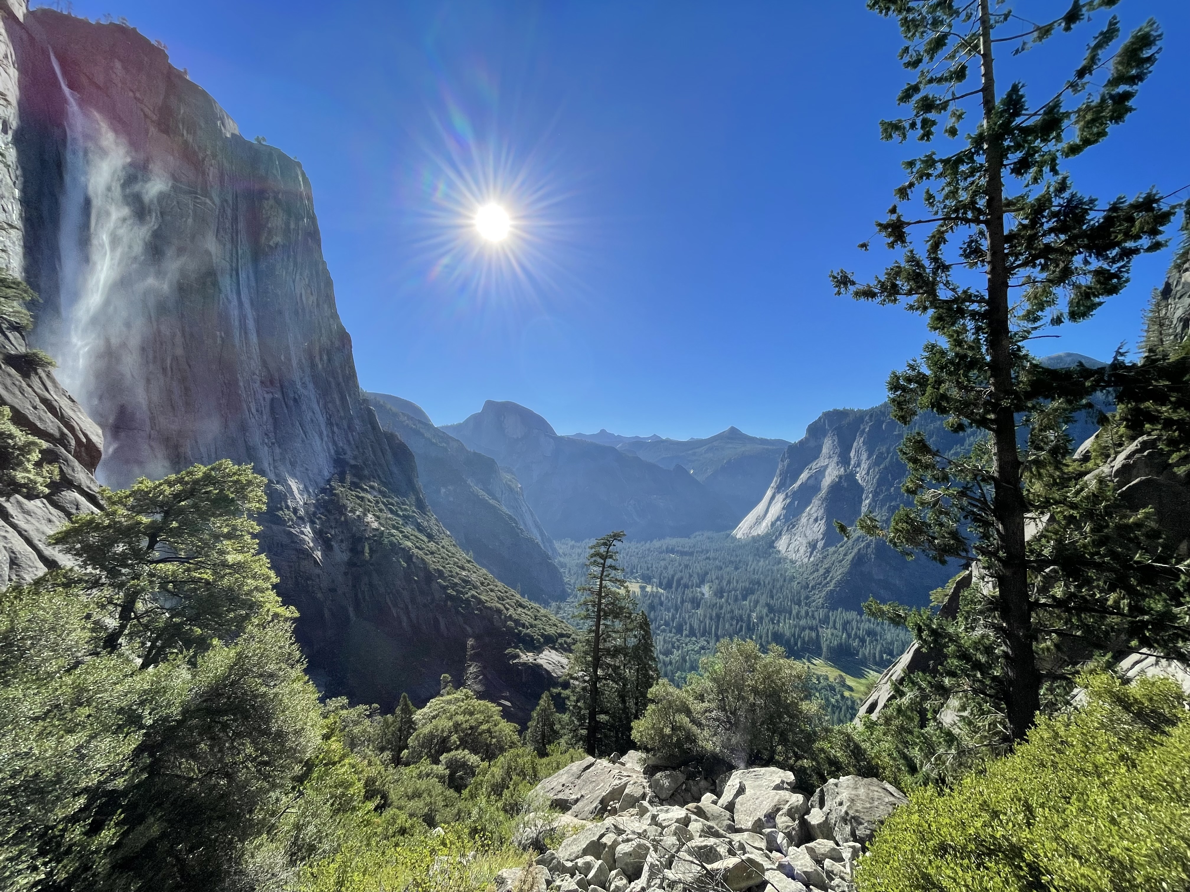 A sunrise mountain view of the Upper Yosemtie Falls Trail