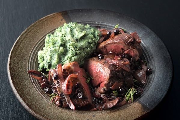 venison-blueberry-sauce