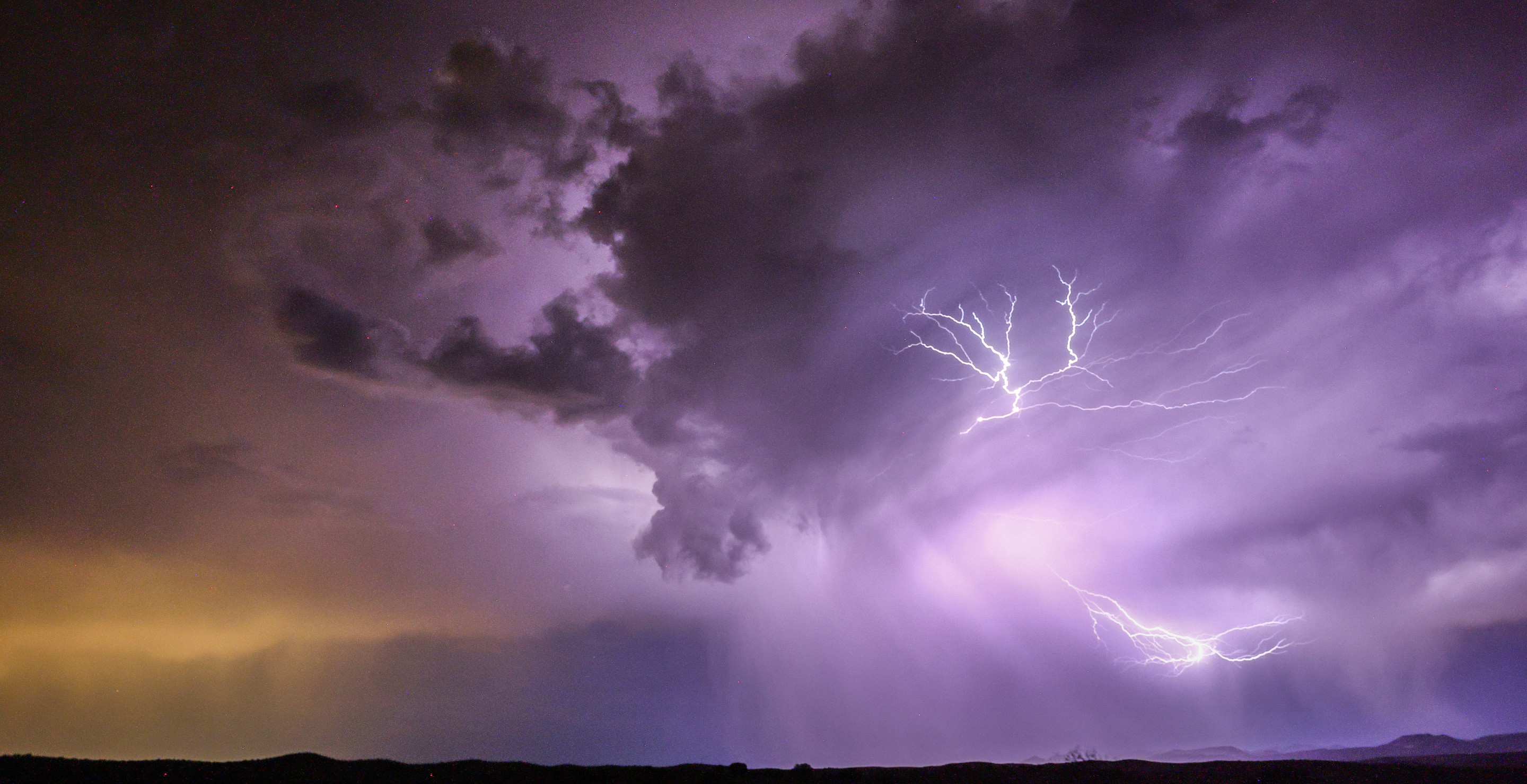 New Jersey Man Dies Trying To Warn Kids About Lightning Storm On The Beach