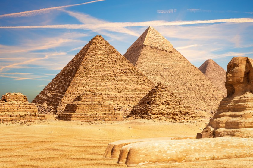 Travel Influencer Stranded In Egypt After Getting Scammed By Fake Hotel That Didn't Actually Exist
