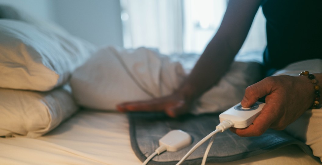 Doctor Is Warning That Heated Blankets Can Cause A Permanent Itchy Rash That Won't Go Away