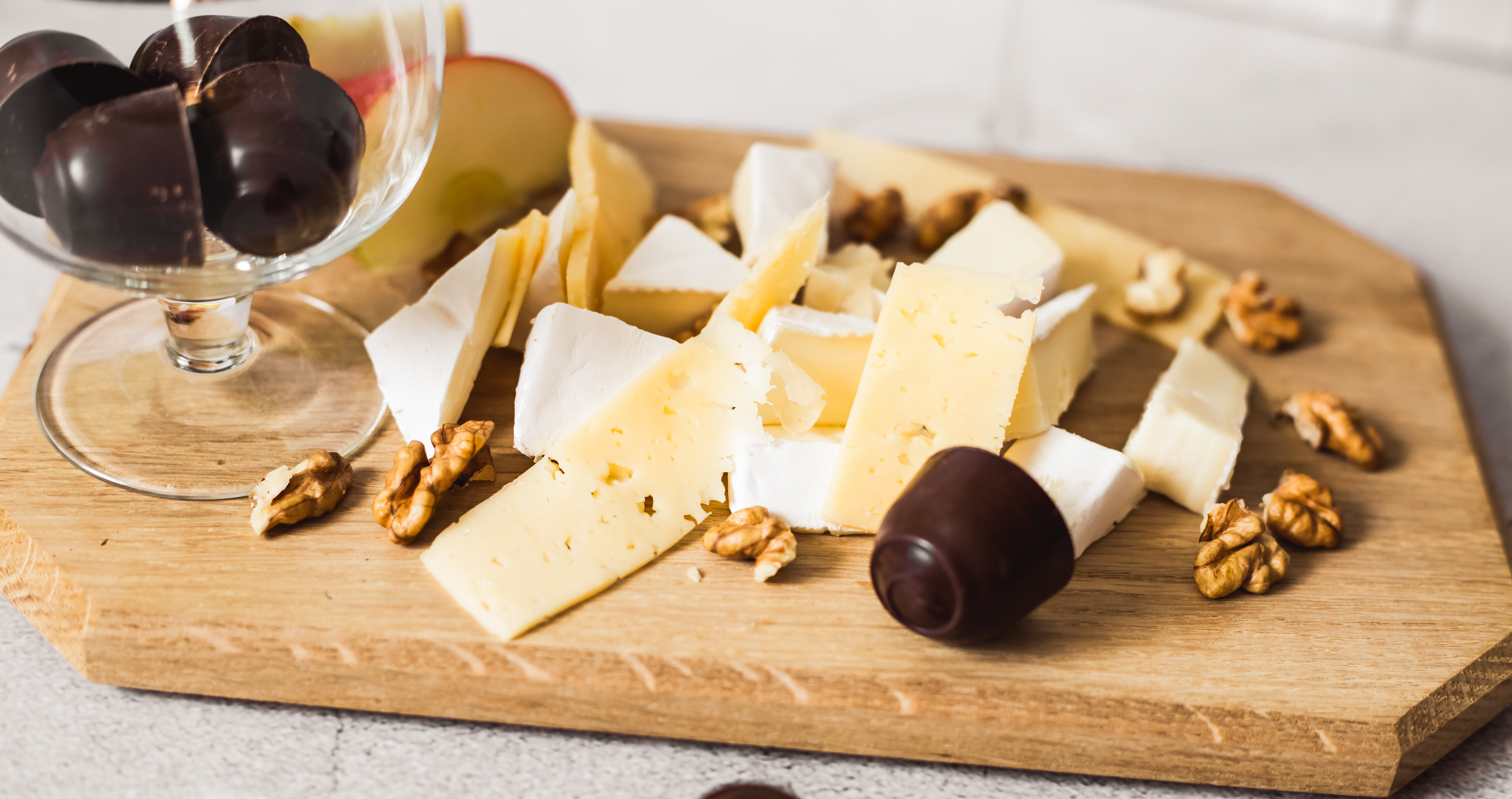 high-fat snacks help you stay warm outdoors