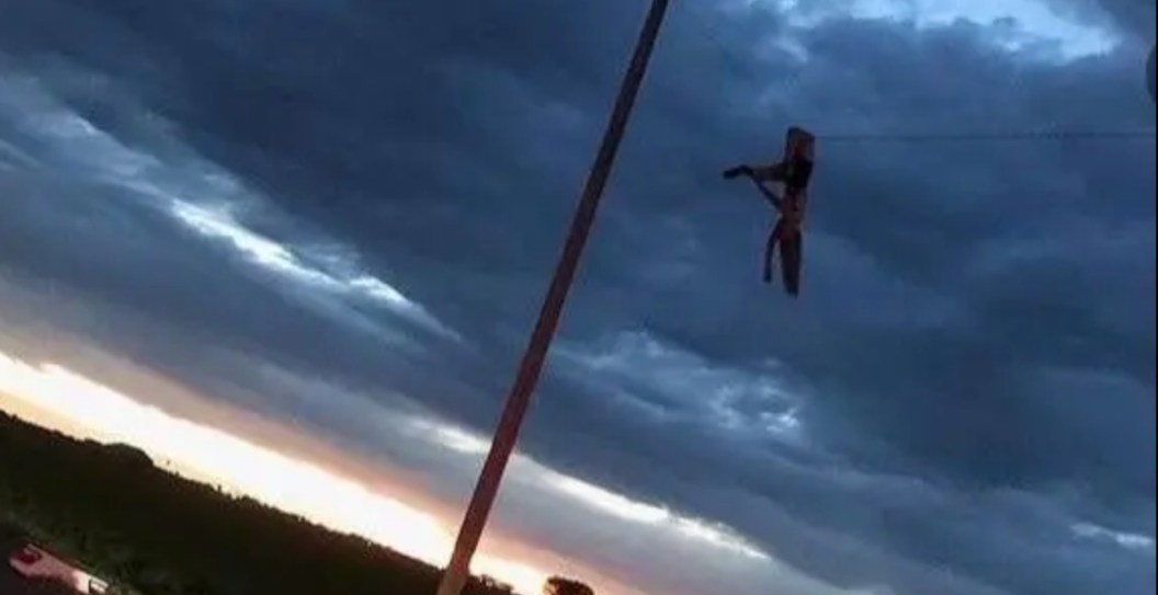 Teen, Left Hanging From Power Line By Broken Leg After Car Crash, Reveals How She Survived Harrowing Ordeal