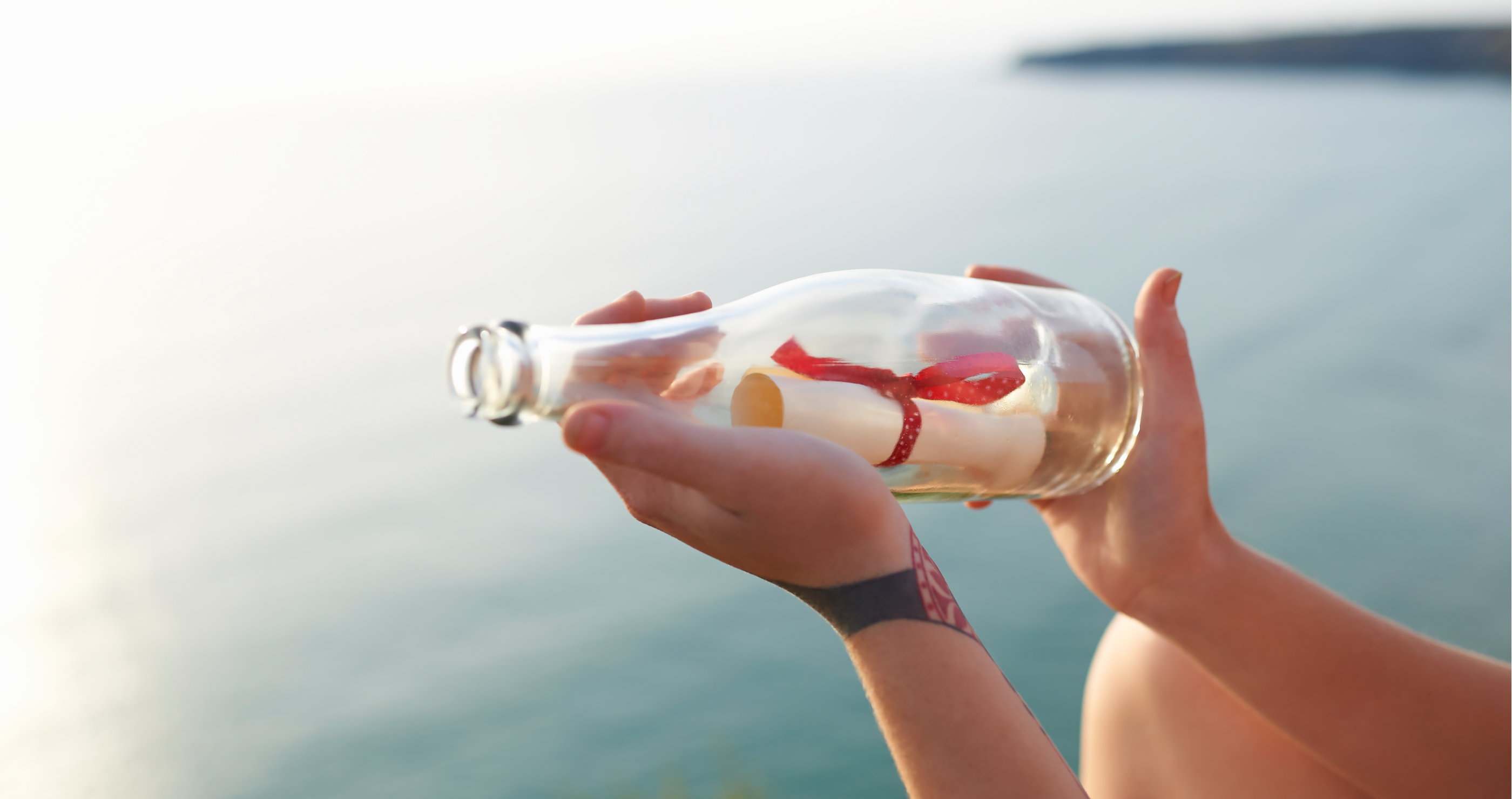 message in a bottle found at Scotland lighthouse