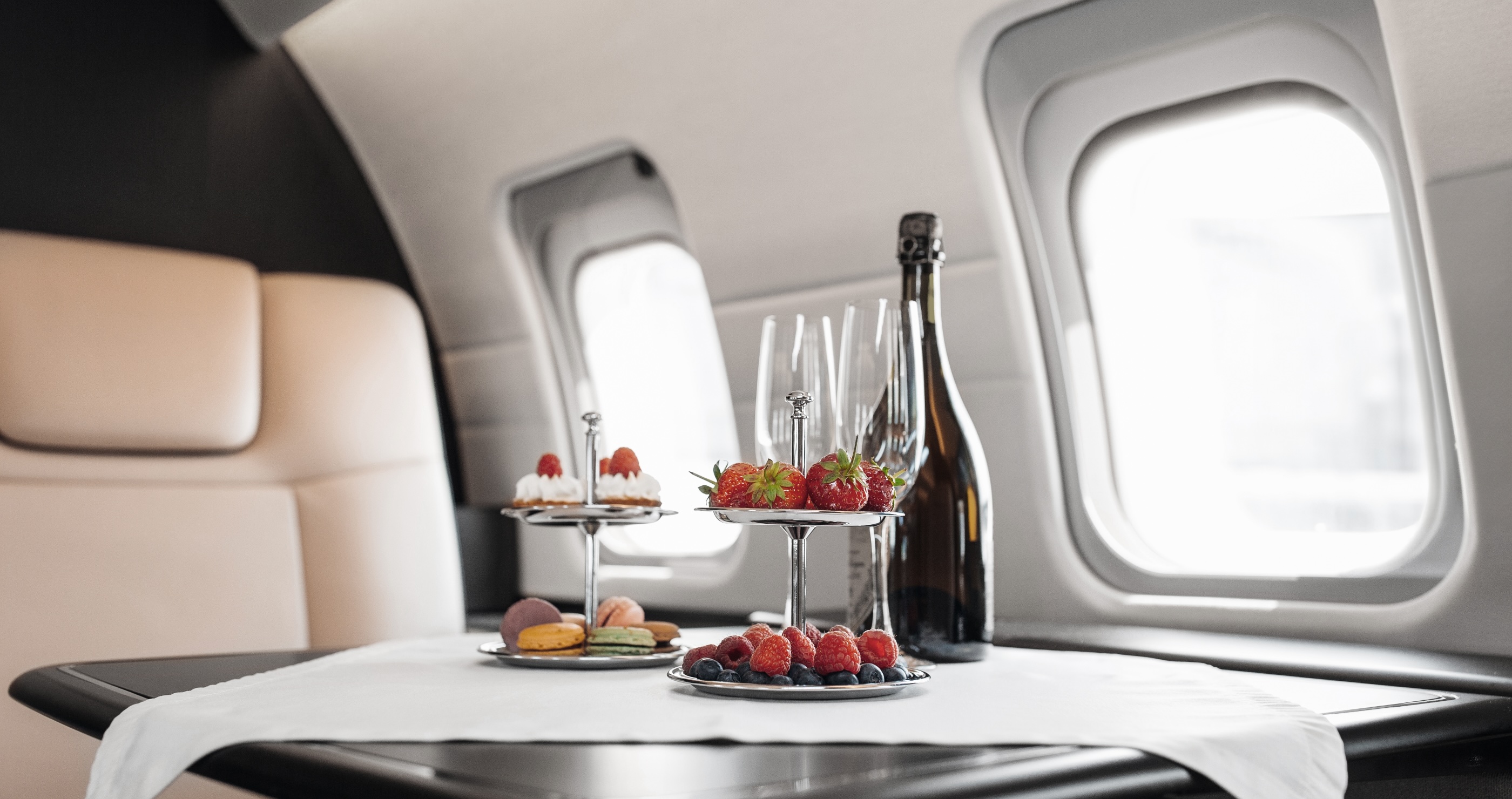 Internet Goes Berserk Over Super Smug CEO Bragging About First Class Seats
