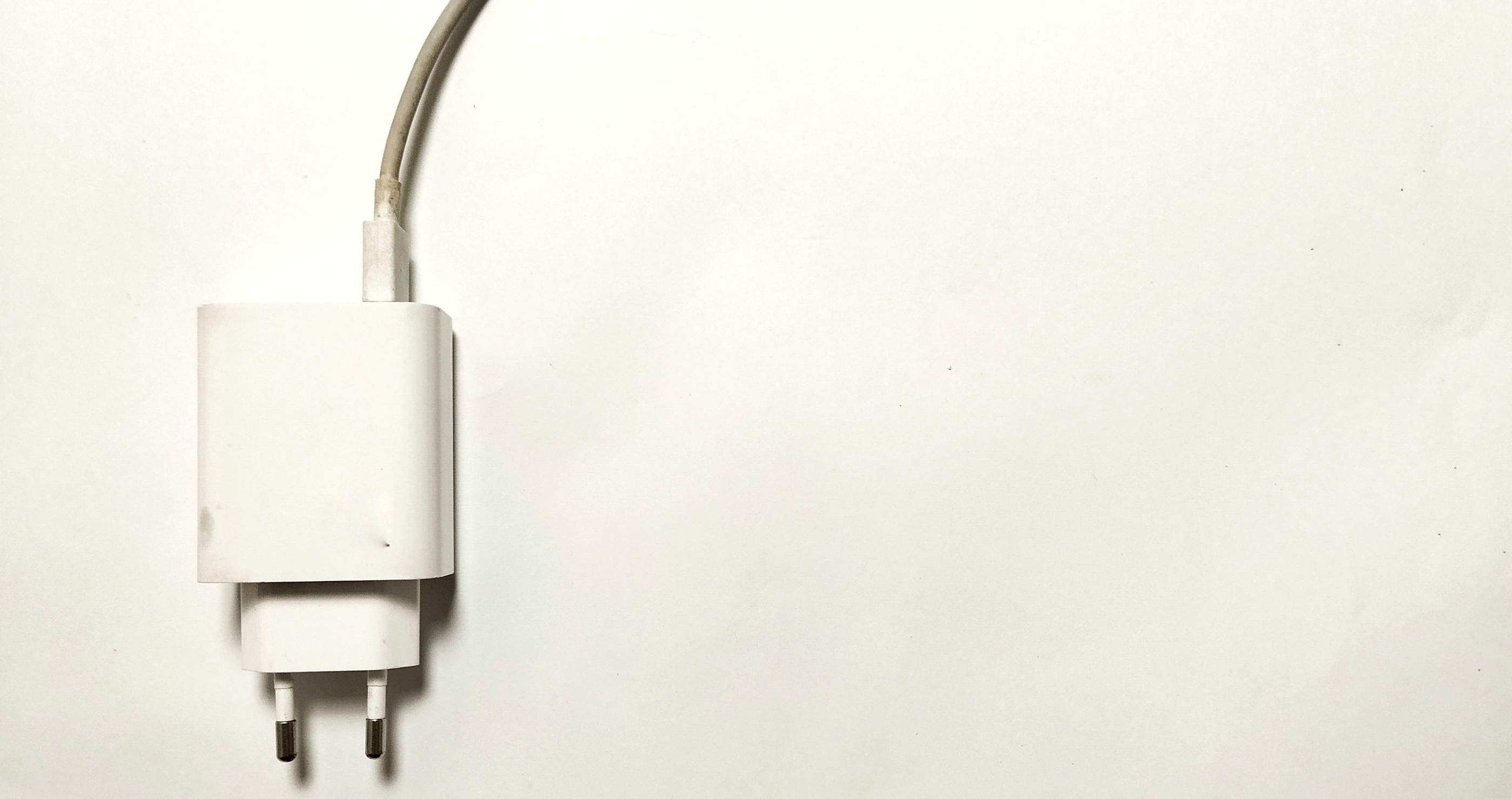10 Must-Have Items Flight Attendants Recommend Traveling With Phone Charger and Adapter