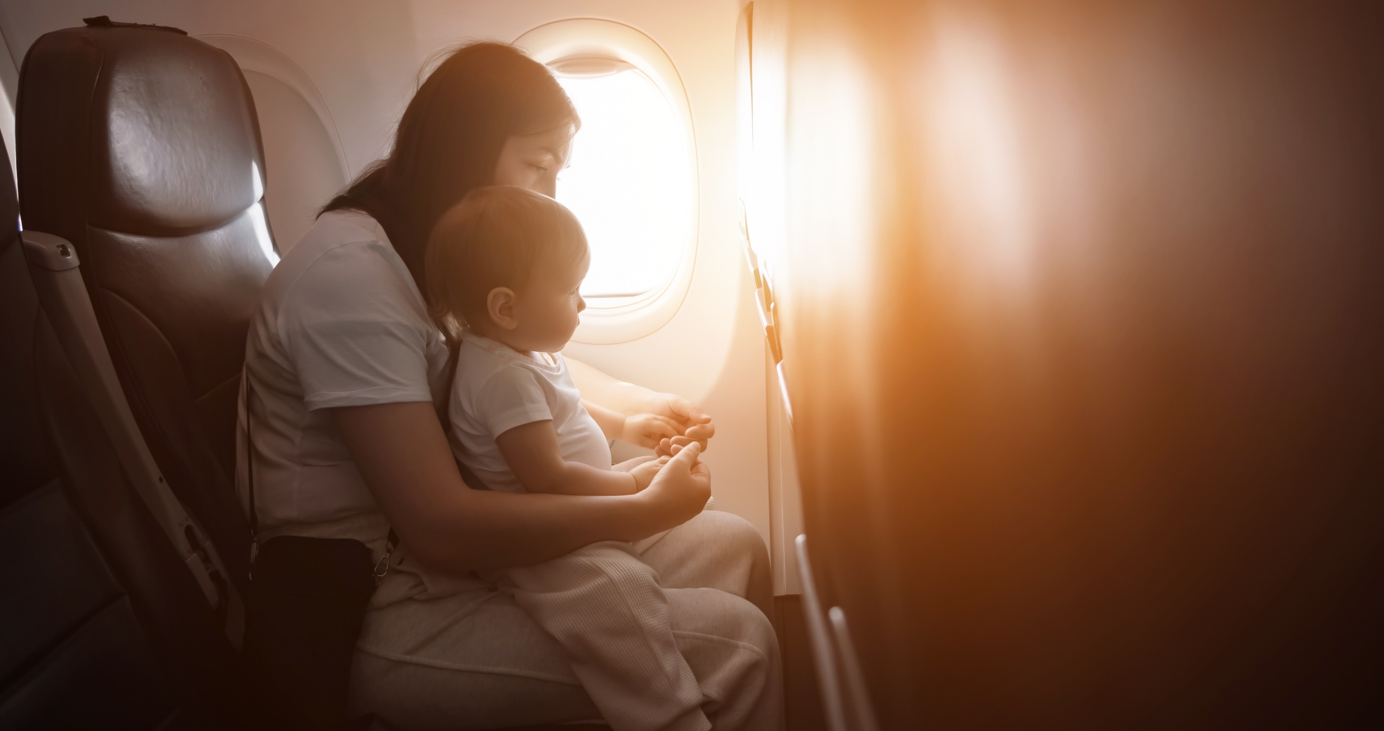 Mom Gets Bashed For Using This Mommy Hack A Flight Attendant Taught Her