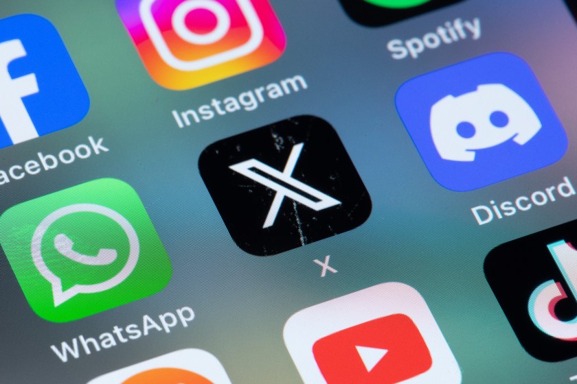 iPhone Users Warned To Update WhatsApp Following Cyberattack