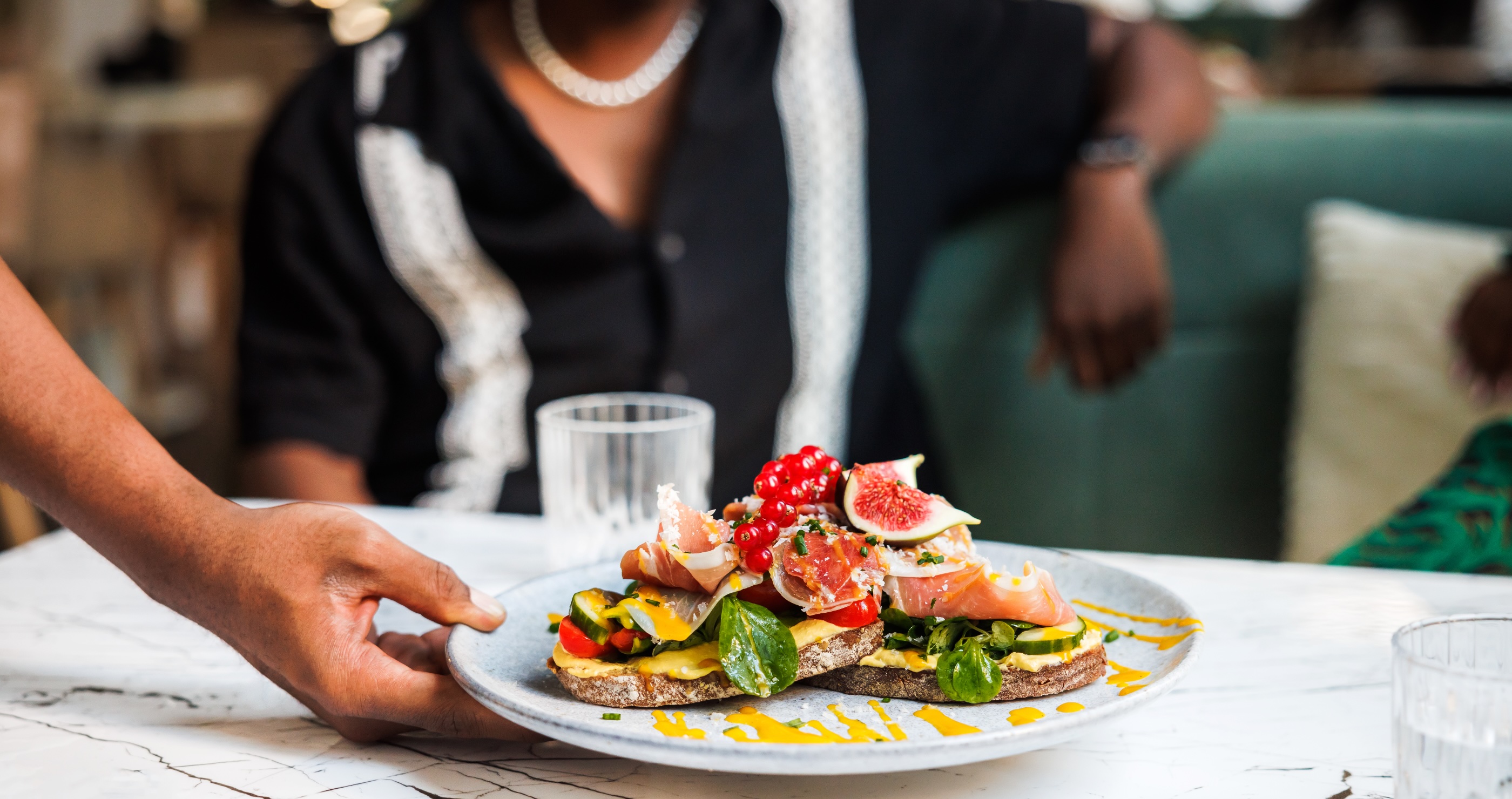 Restaurant Has Savage Response To Negative Comment