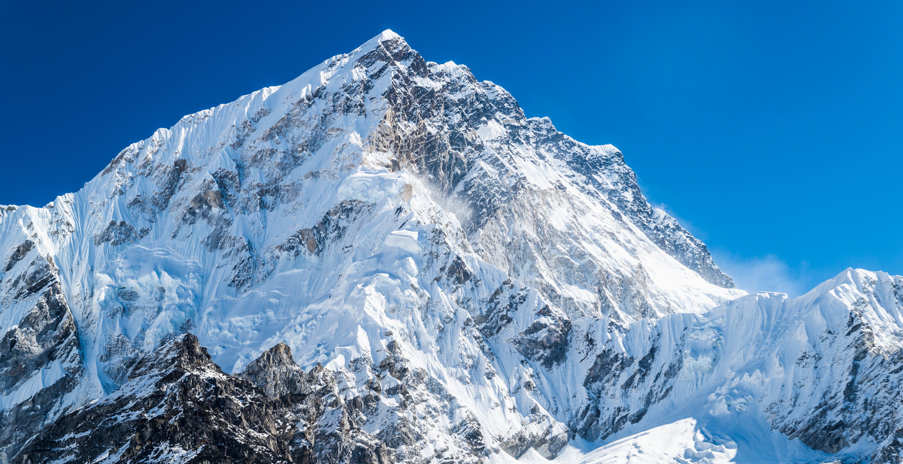 Mount Everest Climber Was Declared Dead By Fellow Climbers, He Somehow Survived Even After Being Stripped Down