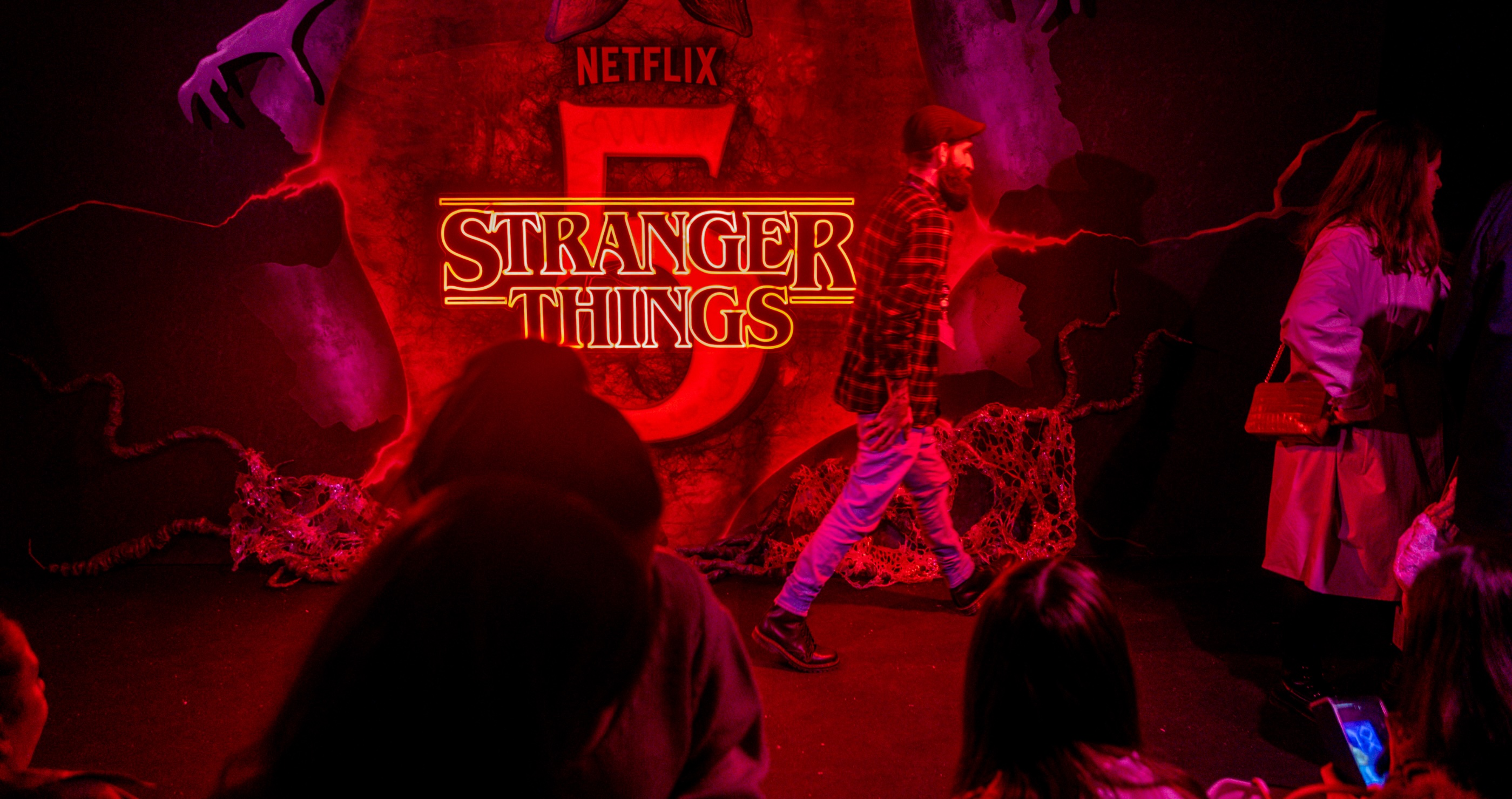 Frightening Red Jellyfish In The Sky Has People Thinking We Are In An Episode Of Stranger Things