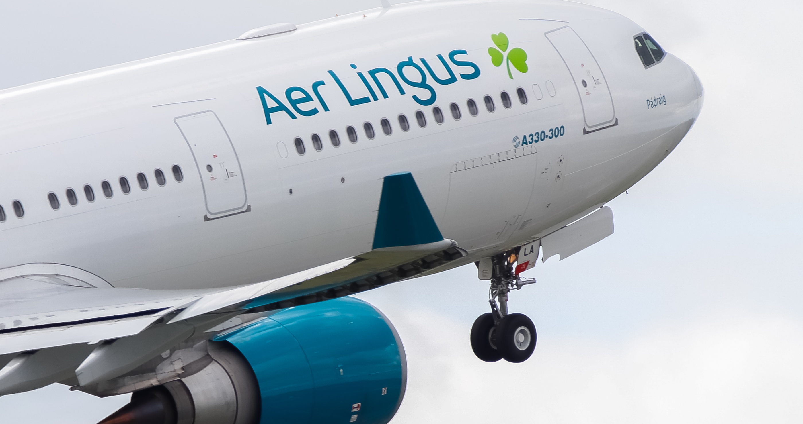 Passenger Threatens To Never Fly This Airline Again After Being Served Abysmal Meal