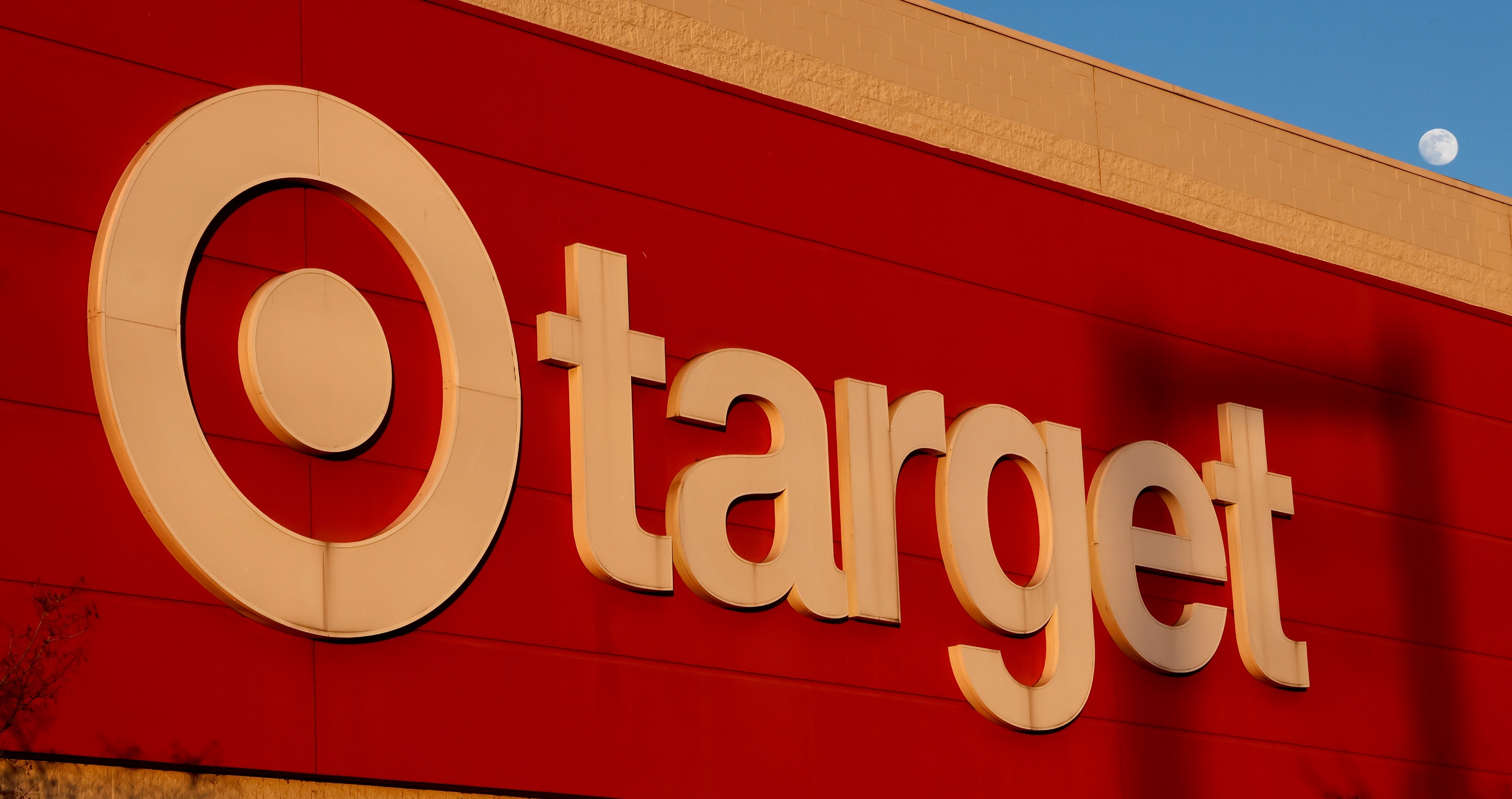 Texas Man Causes Online Debate After Riding His Horse Through A Target Store