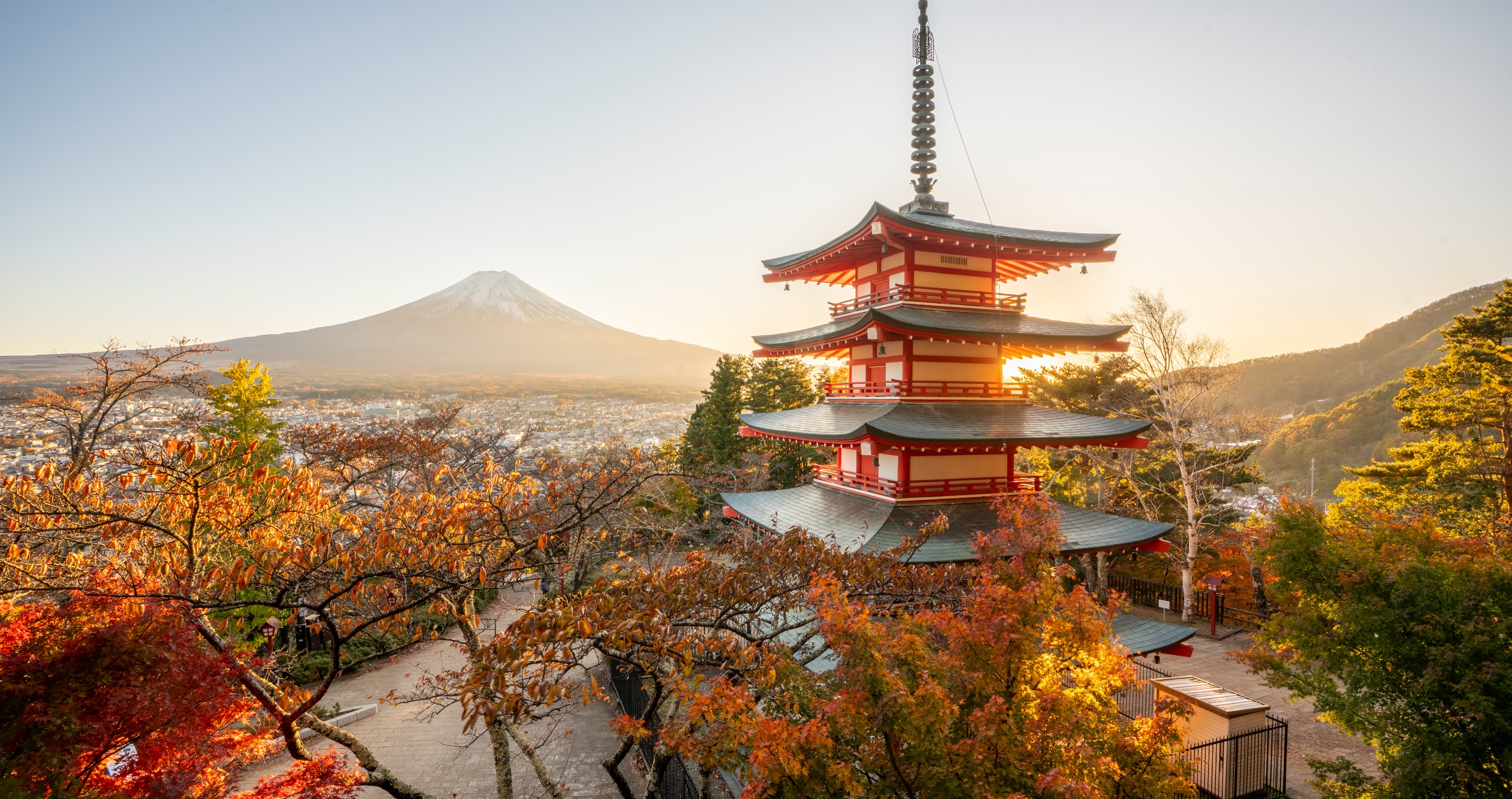 6 Travel Experts Unanimously Agreed On The Best Place To Travel Solo: Find Out Where It Is
