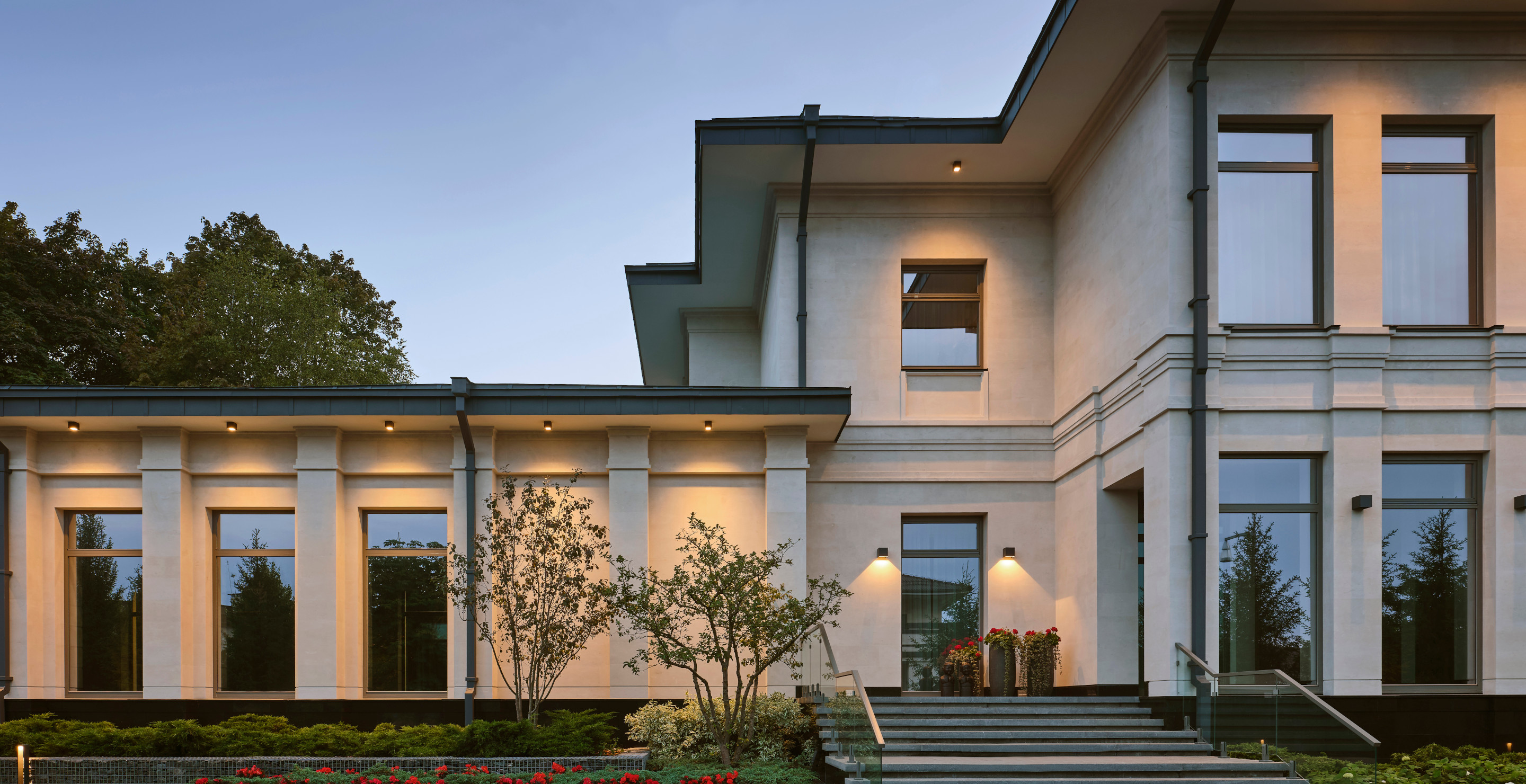 800 Teens Throw Wild Rager in $4.8 Million Mansion Rented on Airbnb: Things Take Turn For Worst